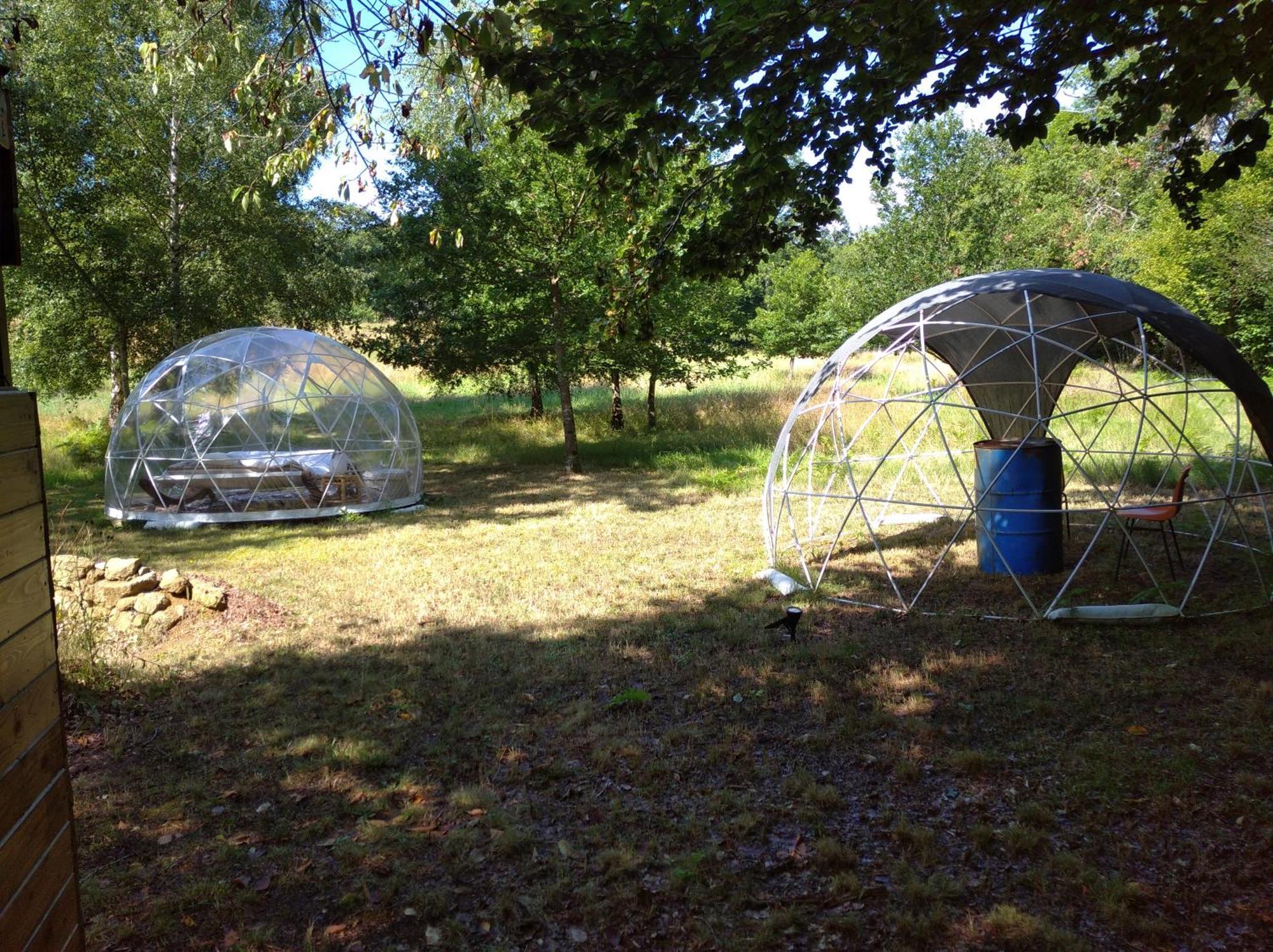 Voyage Spatio-Temporel Poussanges Buitenkant foto