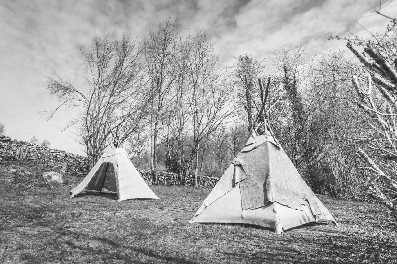 Voyage Spatio-Temporel Poussanges Buitenkant foto
